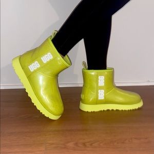 UGG Classic Clear Mini Waterproof